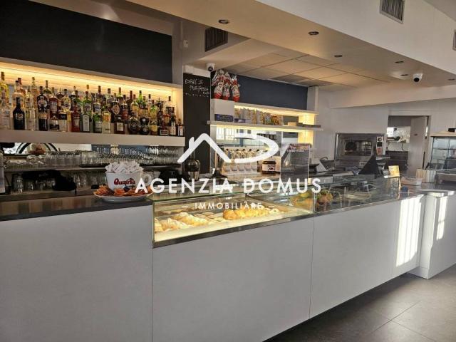 Locale Commerciale in vendita a Marina di Mancaversa, Puglia