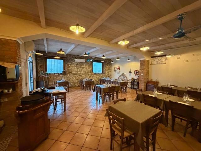 Locale Commerciale in vendita a Campitello, Terni