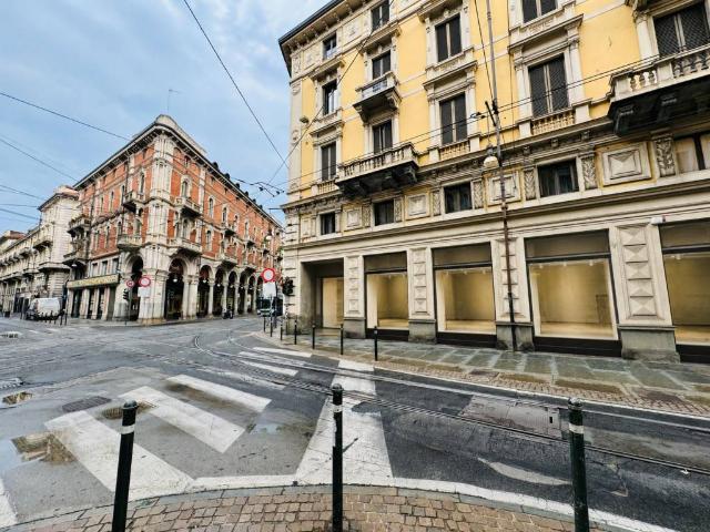 Locale Commerciale in vendita a Circoscrizione 1, Piemonte