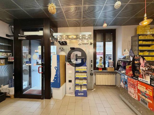 Locale Commerciale in vendita a Circoscrizione 3, Piemonte