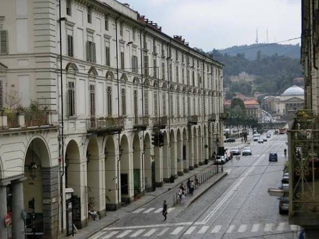 Locale Commerciale in vendita a Circoscrizione 1, Piemonte
