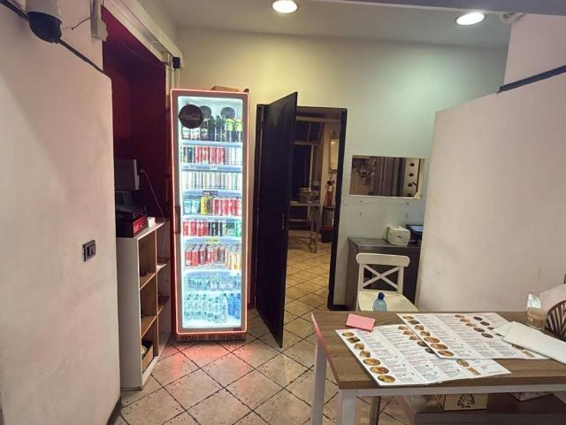 Locale Commerciale in vendita a Circoscrizione 1, Piemonte