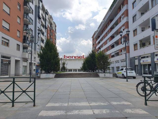 Locale Commerciale in vendita a Circoscrizione 3, Piemonte