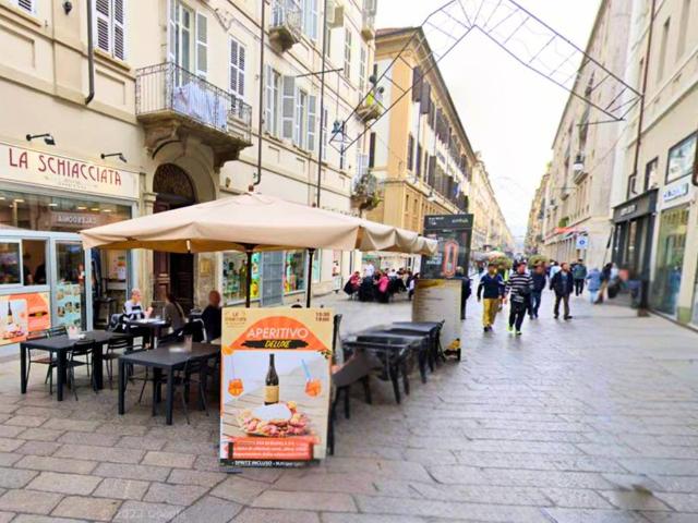 Locale Commerciale in vendita a Circoscrizione 1, Piemonte