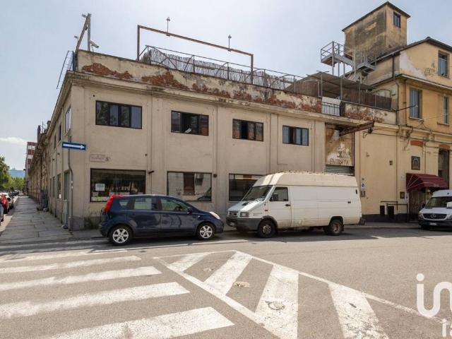 Locale Commerciale in vendita a Circoscrizione 7, Piemonte