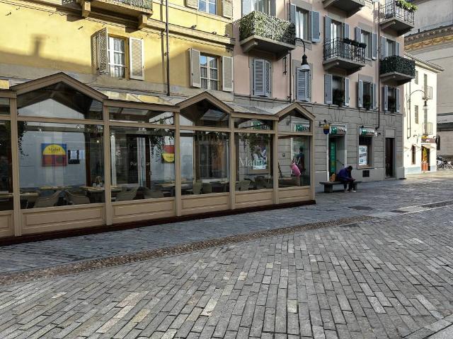 Locale Commerciale in vendita a Circoscrizione 8, Piemonte
