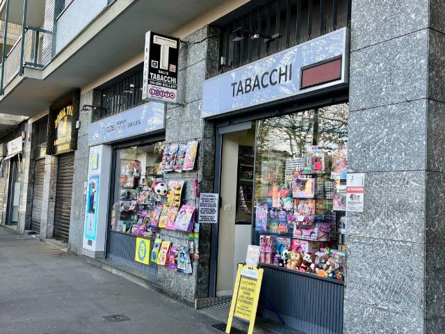 Locale Commerciale in vendita a Circoscrizione 2, Piemonte