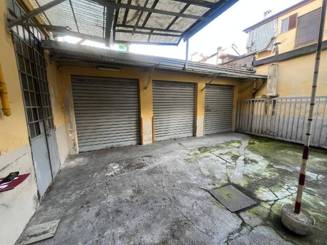 Locale Commerciale in vendita a Circoscrizione 6, Piemonte
