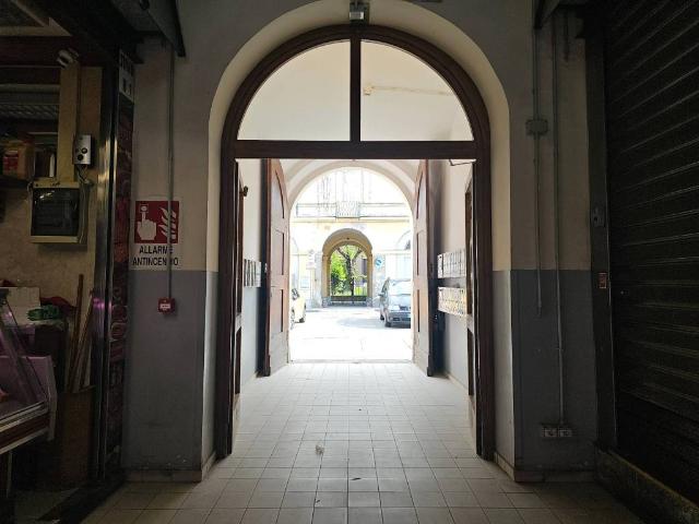 Locale Commerciale in vendita a Circoscrizione 7, Piemonte