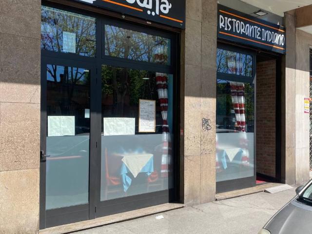 Locale Commerciale in vendita a Parella, Torino