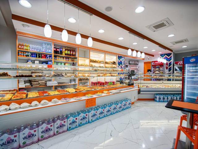 Locale Commerciale in vendita a Cenisia, Torino