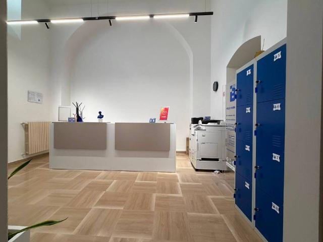 Locale Commerciale in vendita a Puglia, Barletta-andria-trani