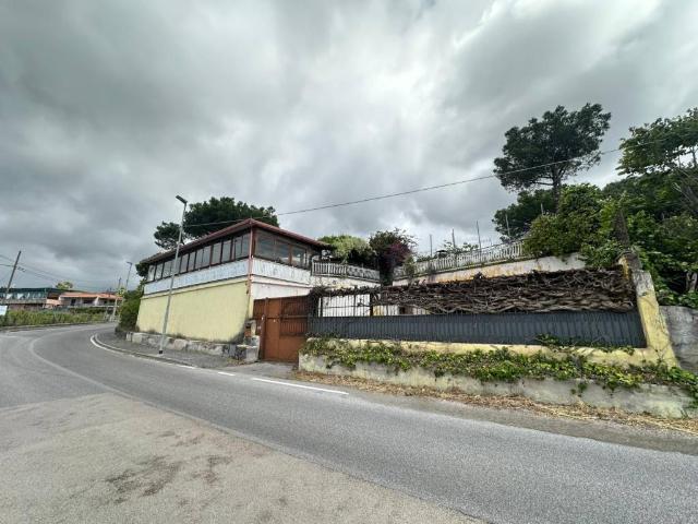Locale Commerciale in vendita a Boscotrecase, Campania