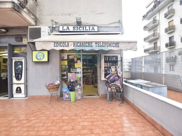 Locale Commerciale in vendita a Canalicchio, Tremestieri Etneo