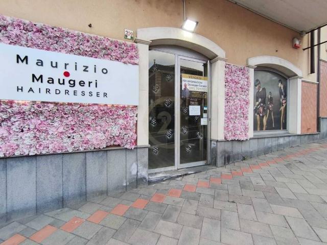 Locale Commerciale in vendita a Piano, Tremestieri Etneo