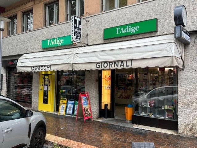 Locale Commerciale in vendita a Territorio Val d'Adige, Trento