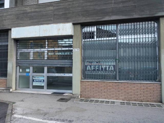 Locale Commerciale in vendita a Territorio Val d'Adige, Trento