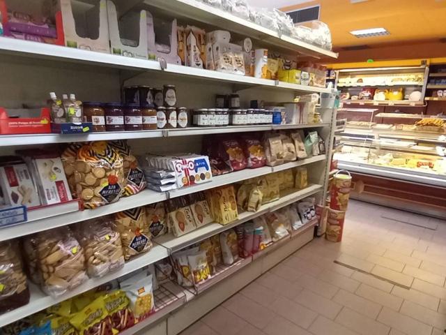 Locale Commerciale in vendita a Treviglio, Lombardia
