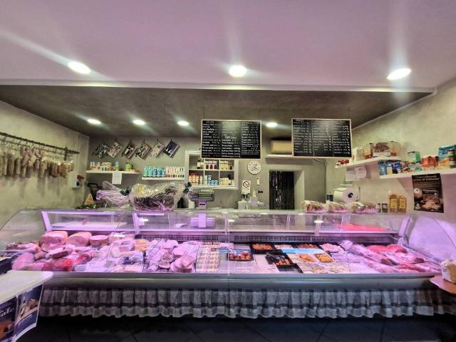 Locale Commerciale in vendita a Treviglio, Lombardia