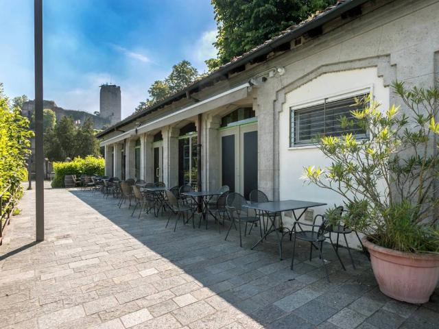 Locale Commerciale in vendita a Trezzo Sull'adda, Lombardia