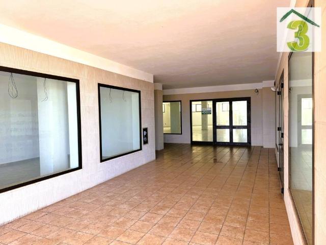 Locale Commerciale in vendita a Puglia, Lecce
