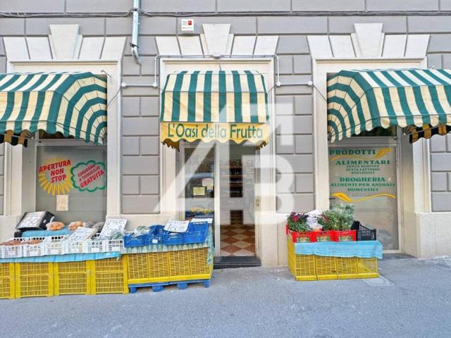 Locale Commerciale in vendita a Barriera Vecchia-San Giacomo, Villa Opicina