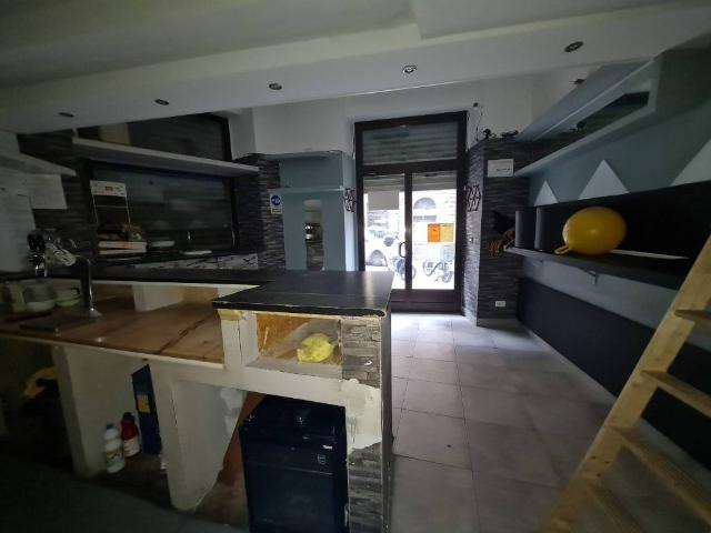 Locale Commerciale in vendita a Barriera Vecchia-San Giacomo, Villa Opicina