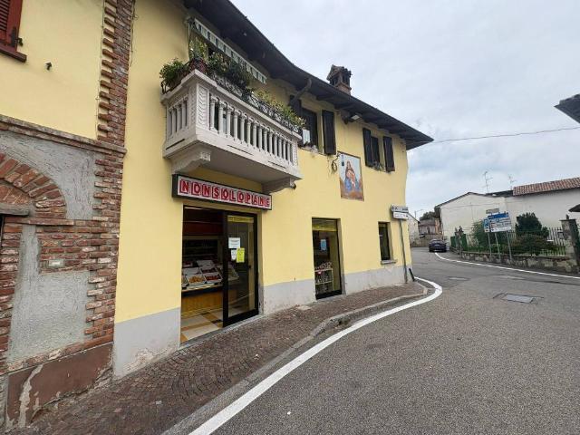 Locale Commerciale in vendita a Trivolzio, Lombardia