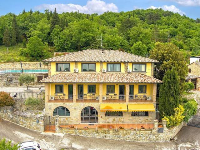 Locale Commerciale in vendita a Tuoro Sul Trasimeno, Umbria