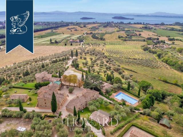 Locale Commerciale in vendita a Tuoro Sul Trasimeno, Umbria