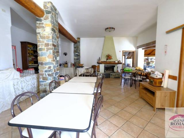 Locale Commerciale in vendita a Urbe, Olba