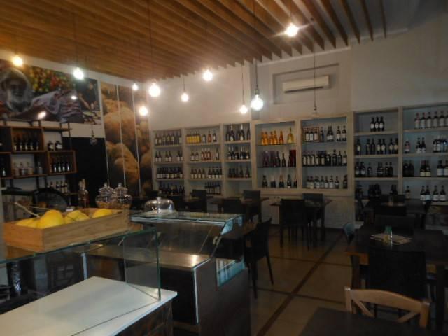 Locale Commerciale in vendita a Vairano Patenora, Campania