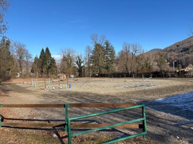 Locale Commerciale in vendita a Comunità Montana del Piambello, Valganna