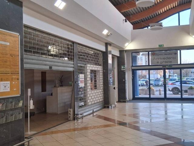 Locale Commerciale in vendita a Unione dei comuni Valli del Reno, Lavino e Samoggia, Bazzano