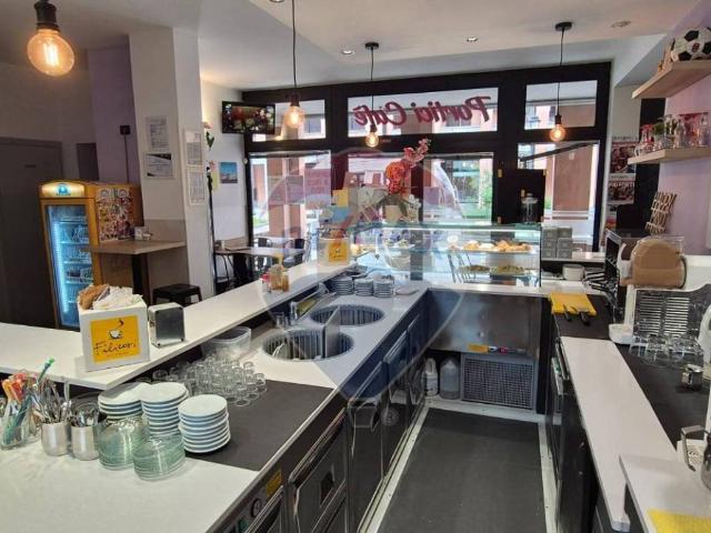 Locale Commerciale in vendita a Unione dei comuni Valli del Reno, Lavino e Samoggia, Reggio Emilia