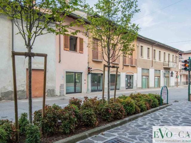 Locale Commerciale in vendita a Vanzaghello, Milano