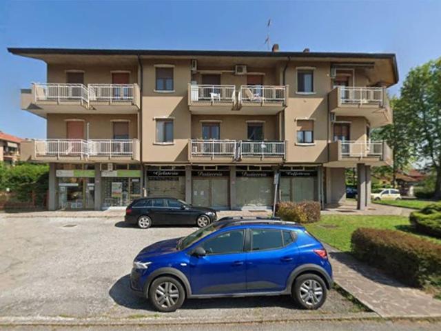 Locale Commerciale in vendita a Vaprio D'adda, Lombardia