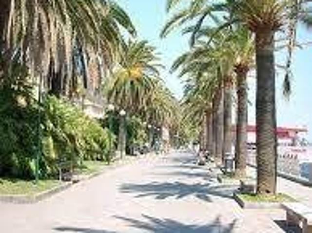 Locale Commerciale in vendita a Varazze, Liguria