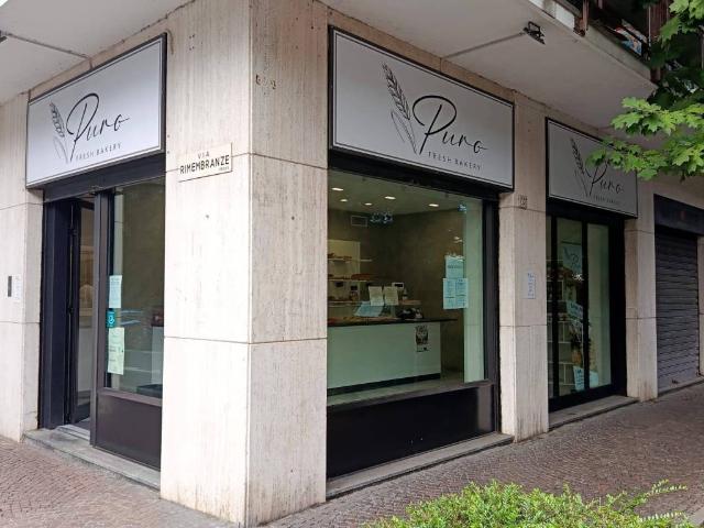 Locale Commerciale in vendita a Varedo, Monza e della Brianza
