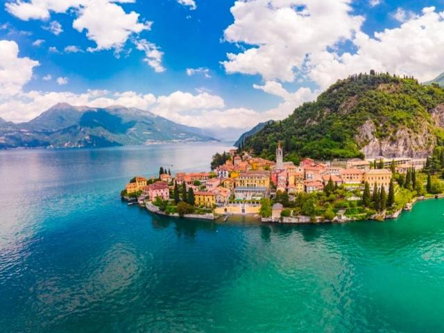 Locale Commerciale in vendita a Riva Grande, Varenna