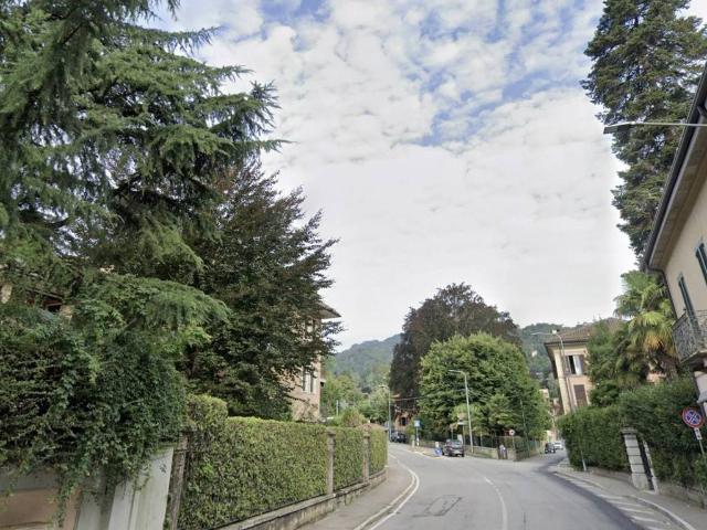 Locale Commerciale in vendita a Varese, Lombardia