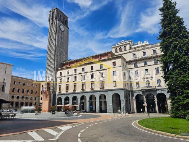 Locale Commerciale in vendita a Biumo Superiore, Varese