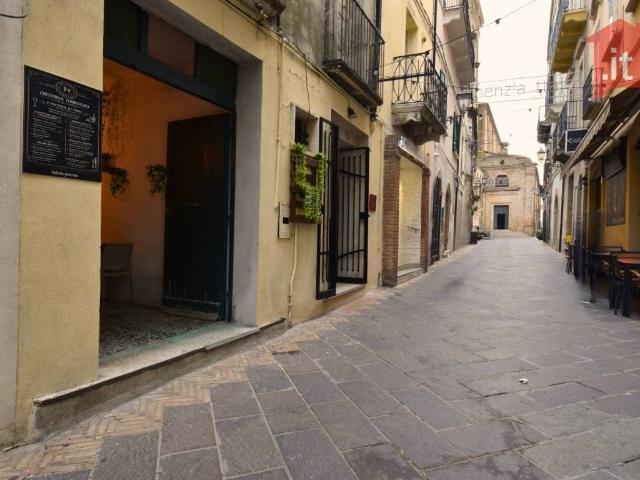Locale Commerciale in vendita a Centro Storico, Vasto