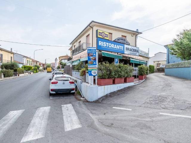 Locale Commerciale in vendita a Migliarino Pisano, Vecchiano