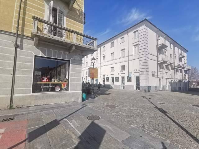 Locale Commerciale in vendita a Centro, Piemonte