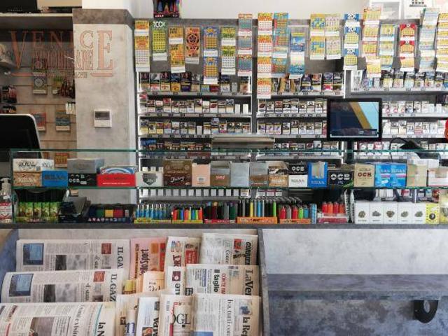 Locale Commerciale in vendita a Mestre-Carpenedo, Venezia