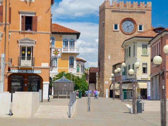 Locale Commerciale in vendita a Mestre-Carpenedo, Venezia