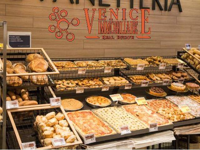 Locale Commerciale in vendita a Mestre-Carpenedo, Venezia