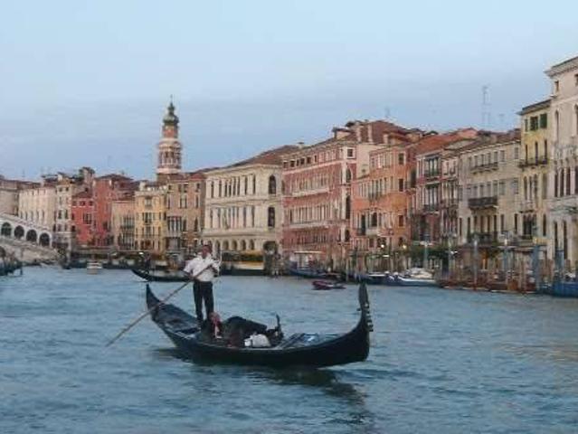 Locale Commerciale in vendita a Santa Croce, Venezia