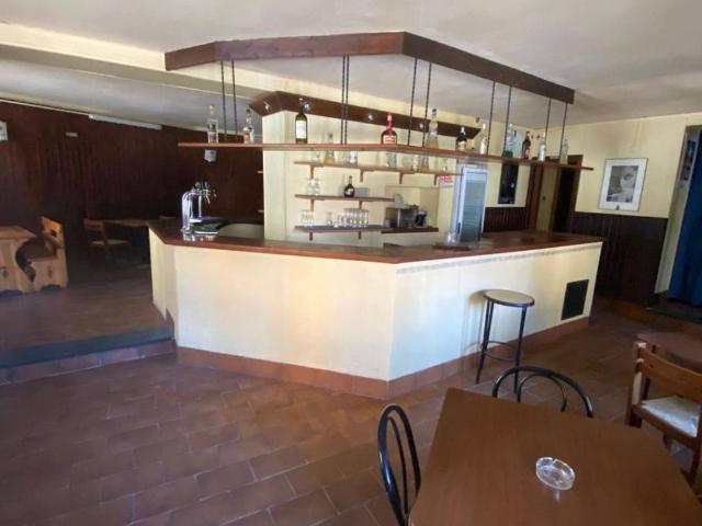Locale Commerciale in vendita a Appennino Reggiano, Re